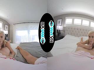 Porno VR com uma pequena líder de torcida loira sendo fodida com força em POV