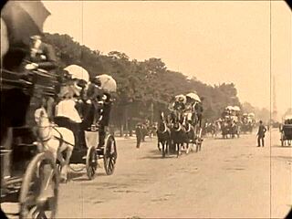 Vintage fafanje in seksanje z zrelim britanskim babico v tem retro videu