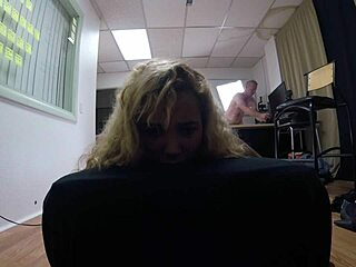 Sesso anale con il partner di supporto in un video etichettato